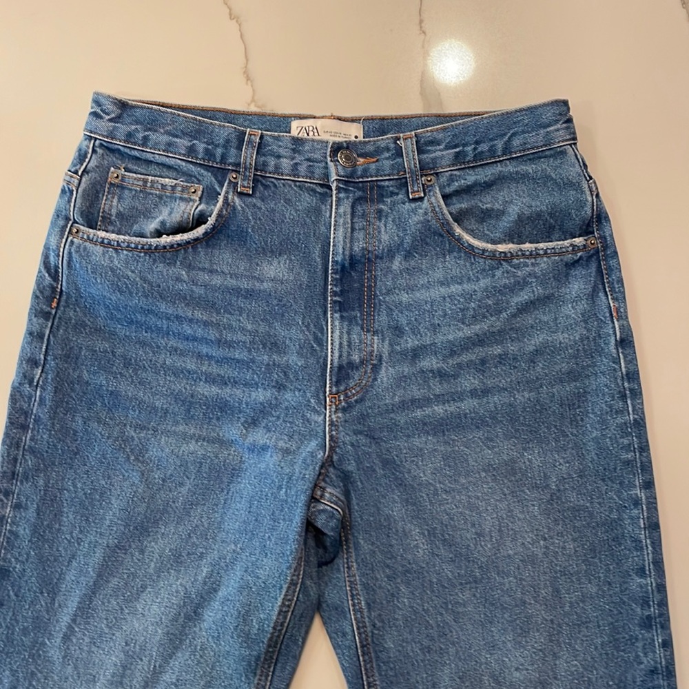 Zara- TRF straight jeans